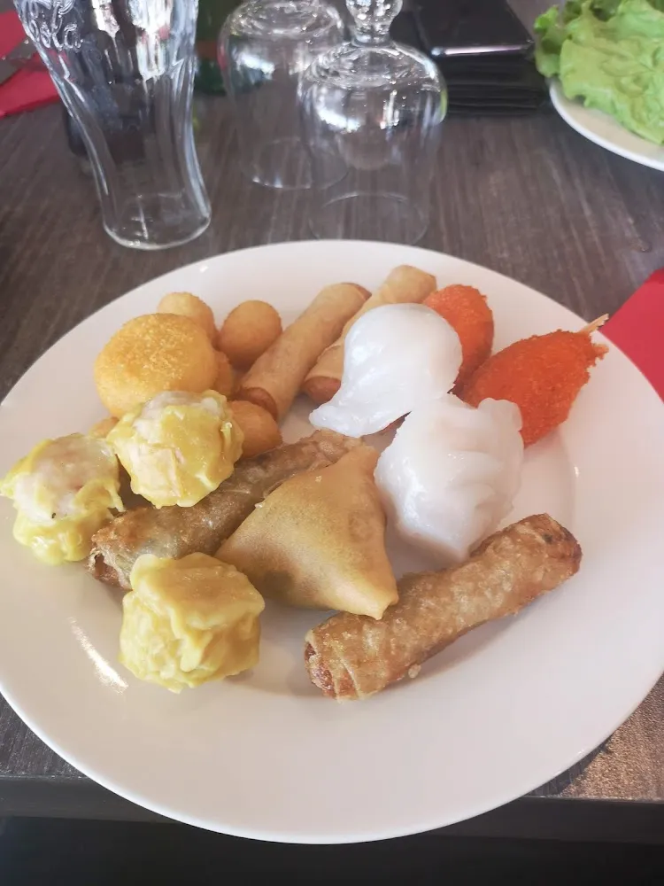 Beignets de Crabe Raviolis Nems